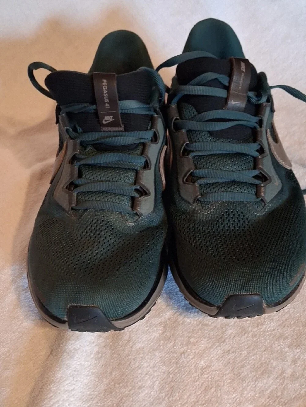 Nike Green and Gray Athletic Running Sneakers Size 8